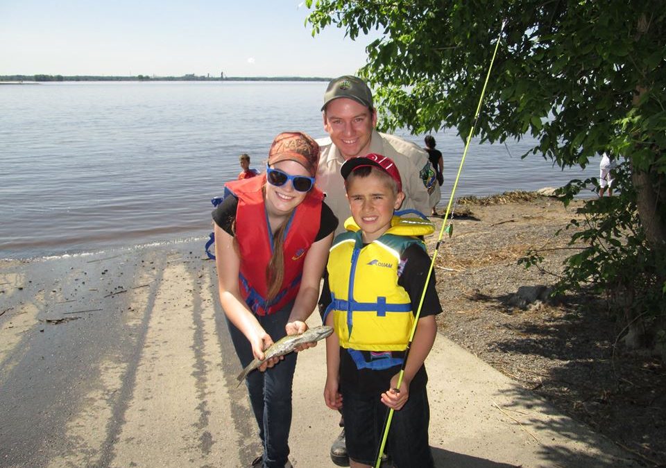 🎣 Activité Pêche en herbe 2025 – Inscrivez vos jeunes pour du plaisir au bout de la ligne!